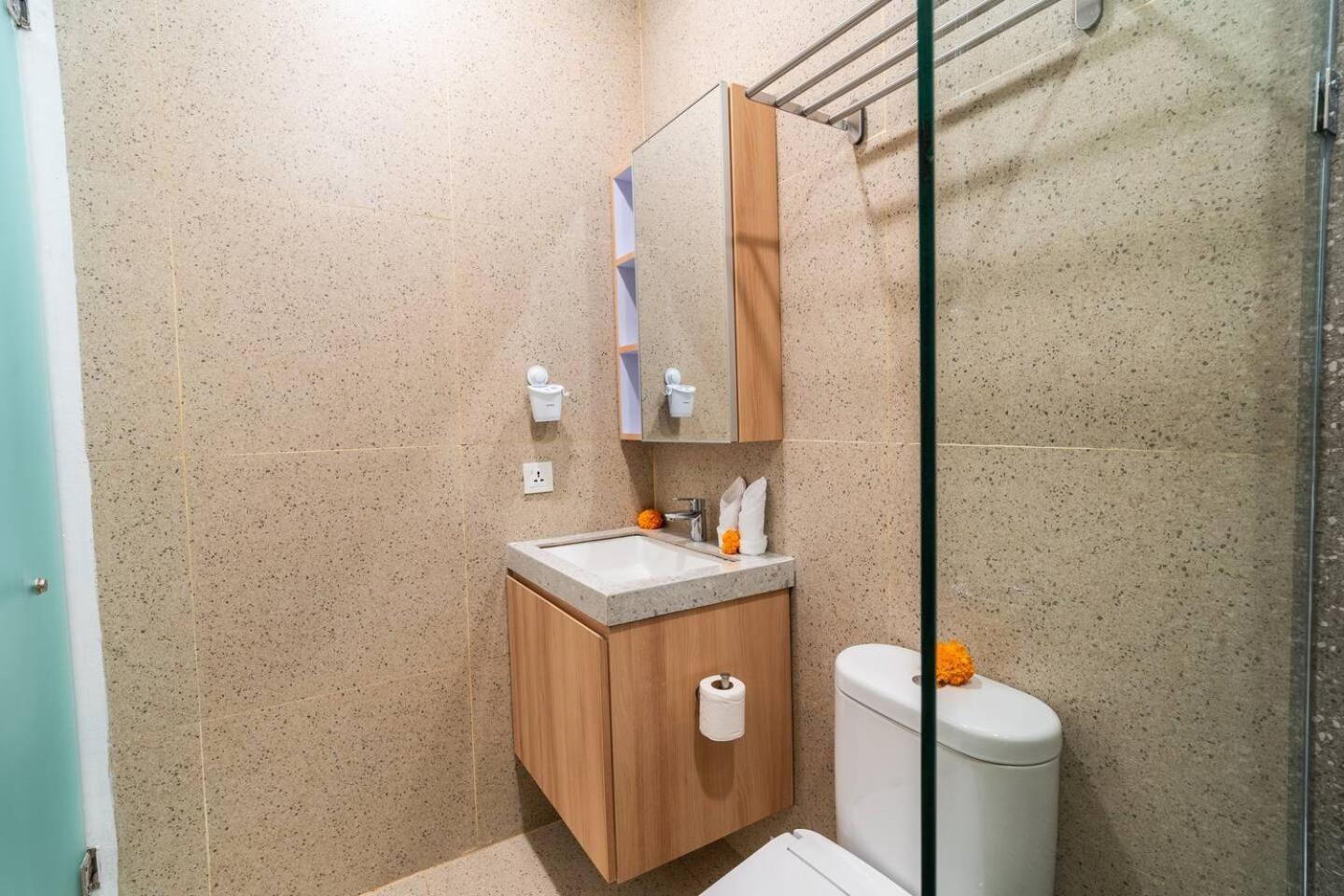 Alyxia 1 Bedroom Apartment In Central Seminyak Екстер'єр фото